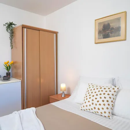 Longin - Zf Hvar *