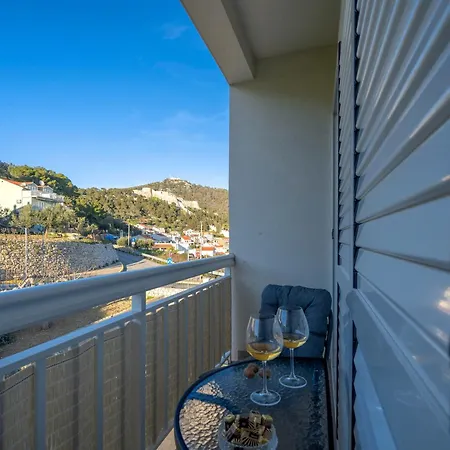 Longin - Zf Hvar Hvar Town